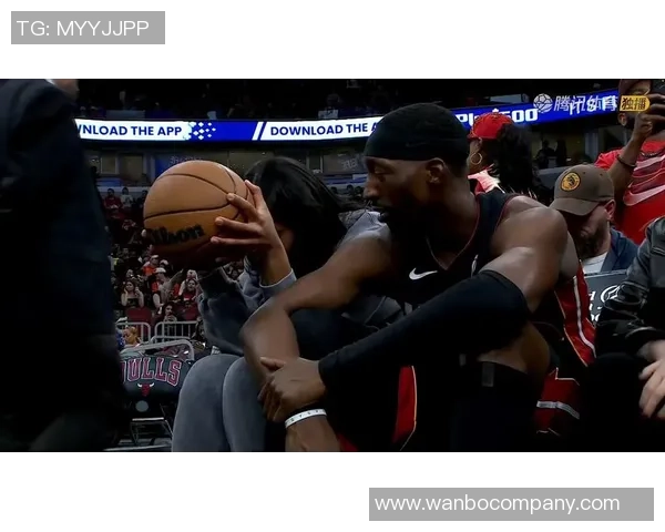 阿德巴约称赞阿贾与比尔拉塞尔相提并论展现其伟大成就